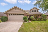 Building Photo - 128 Willow Tree Dr