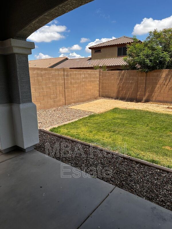 Building Photo - 21382 E Alyssa Rd
