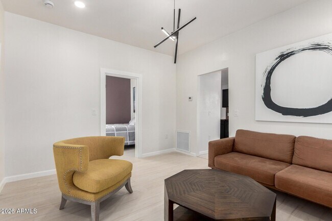 Building Photo - 510 N 10th St