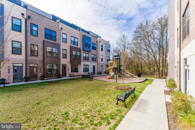 Building Photo - 12742 Verdant Wy