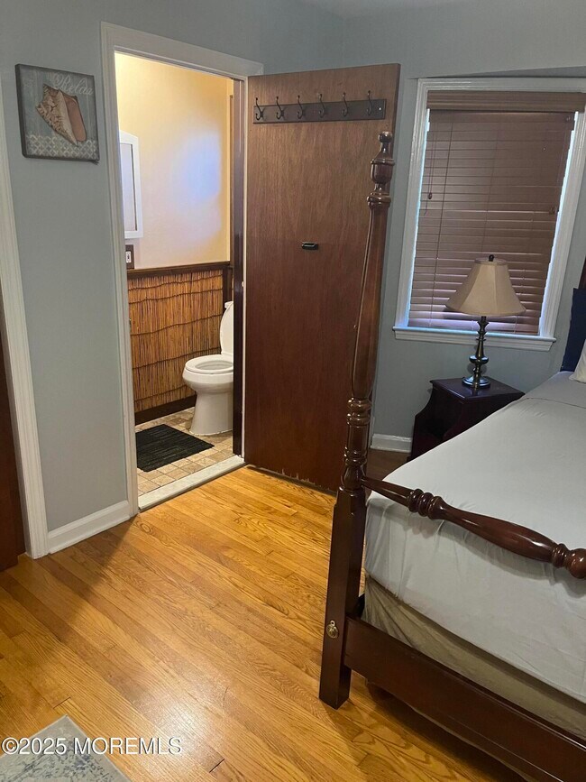 Building Photo - 1727 River Rd