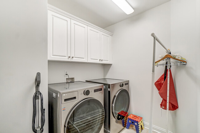 Building Photo - 1024 Patricians Ln