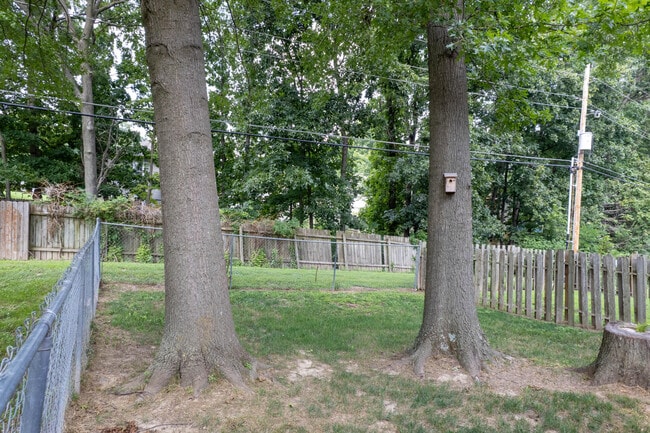 Building Photo - 4919 W Millbrook Dr