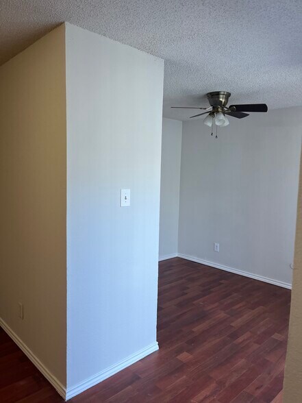 Building Photo - 9809 Walnut St