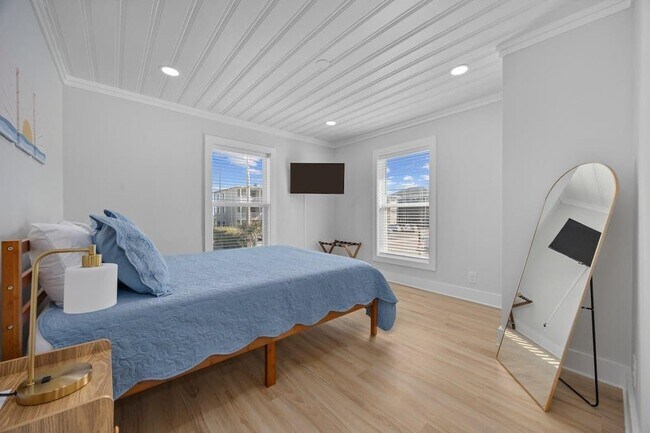 Building Photo - 4501 N Ocean Blvd