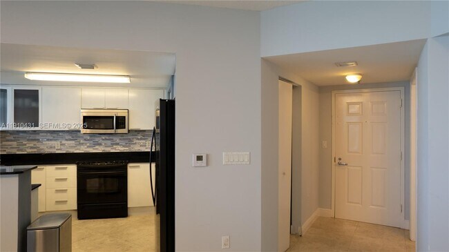 Building Photo - 16699 Collins Ave