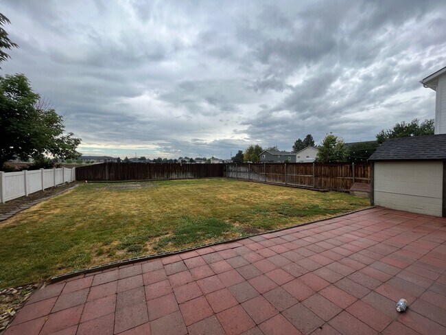 Building Photo - 945 W Woodpine St