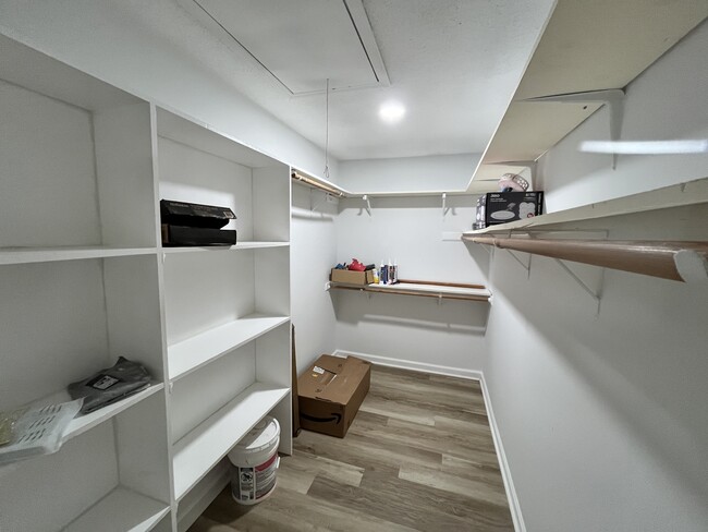 Building Photo - 77 Forest Oaks Dr