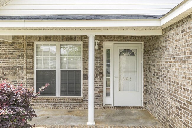 Building Photo - 205 Wembley Dr