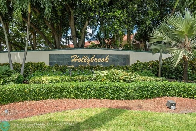 Building Photo - 9220 S Hollybrook Lake Dr