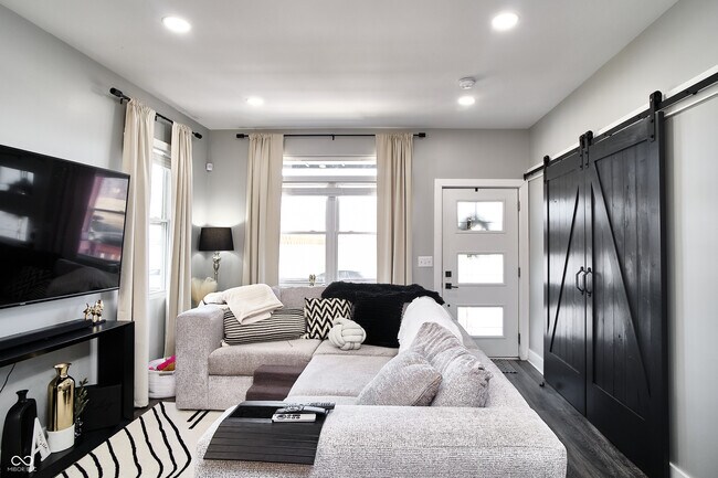 Building Photo - 1714 Milburn St