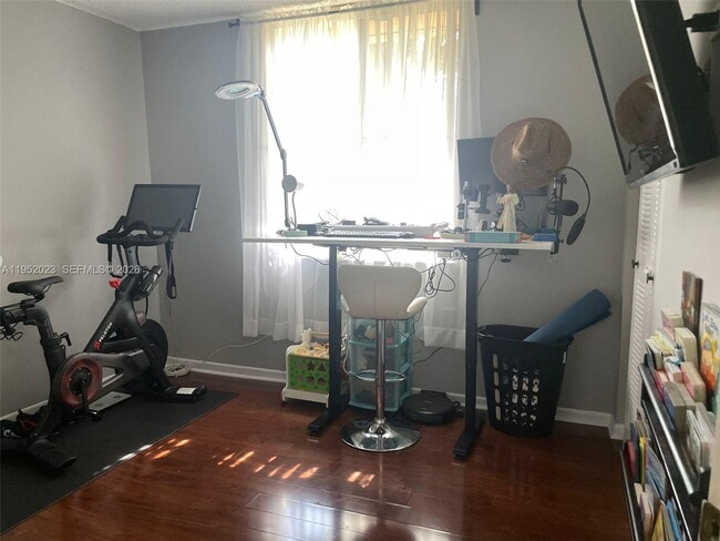 Building Photo - 1090 NW 123rd Ct