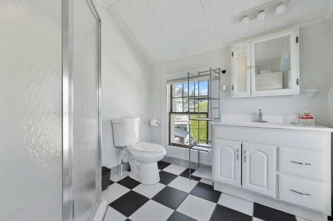 Building Photo - 23 Tafts Ave