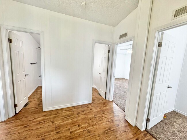 Building Photo - *AVAILABLE NOW* An absolute must see!  5 bedrooms, 3 baths in Burnet, TX.