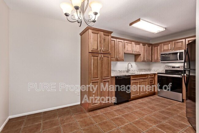 Building Photo - 8625 E Belleview Pl