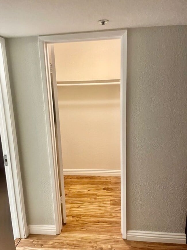 Building Photo - Fabulous Updated and Spacious 2 bd 2 bath Condo in superb area in Concord!