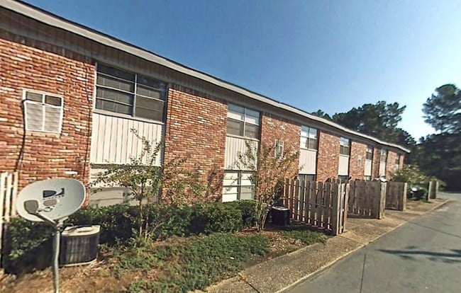 Building Photo - Country Club Point LLC