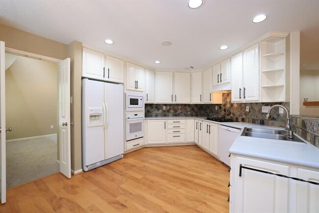Building Photo - 47 E Greywing Cir