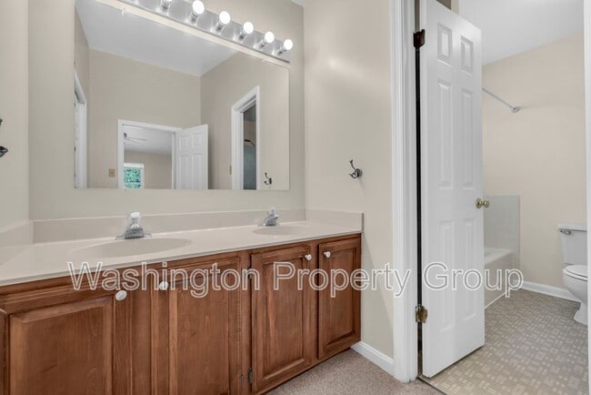 Building Photo - 5602 Grouper Ct