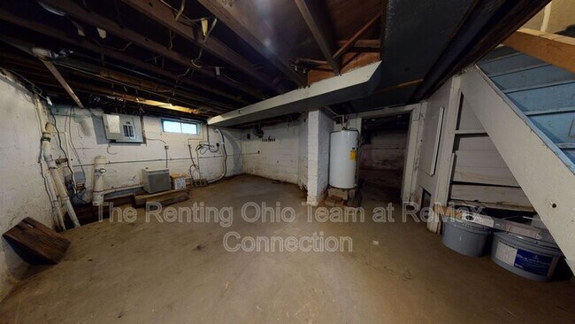 Building Photo - 137 Carhart St