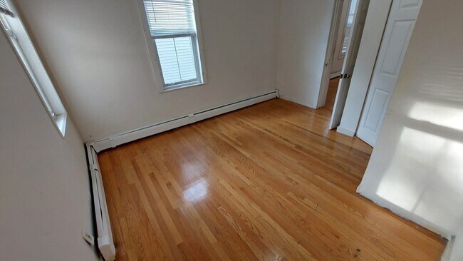 Building Photo - 124 Marcella St
