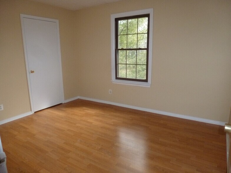 Building Photo - 16-8 Sacramento Ct