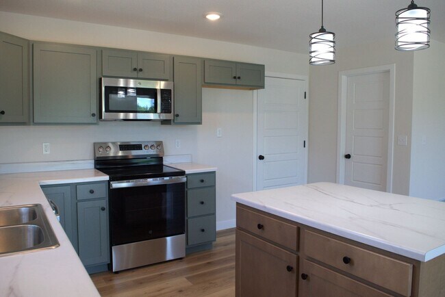 Building Photo - New construction three-bedroom 2-bathroom Home In Tuscany Ridge!