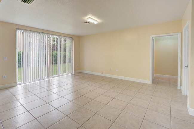 Building Photo - 11526 NW 5th St
