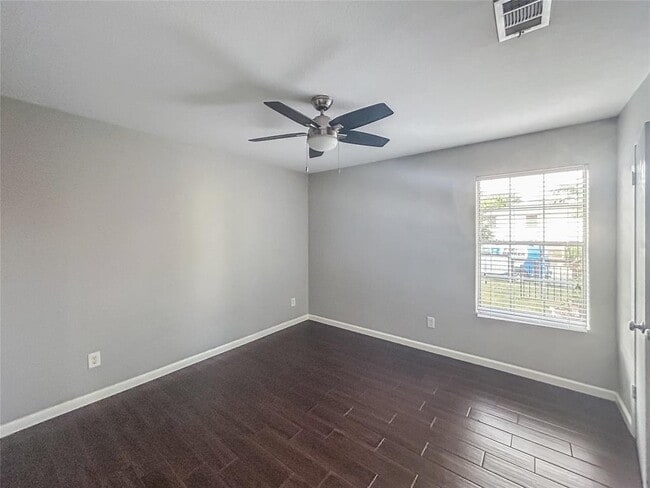 Building Photo - 5700 Glen Meadow Dr