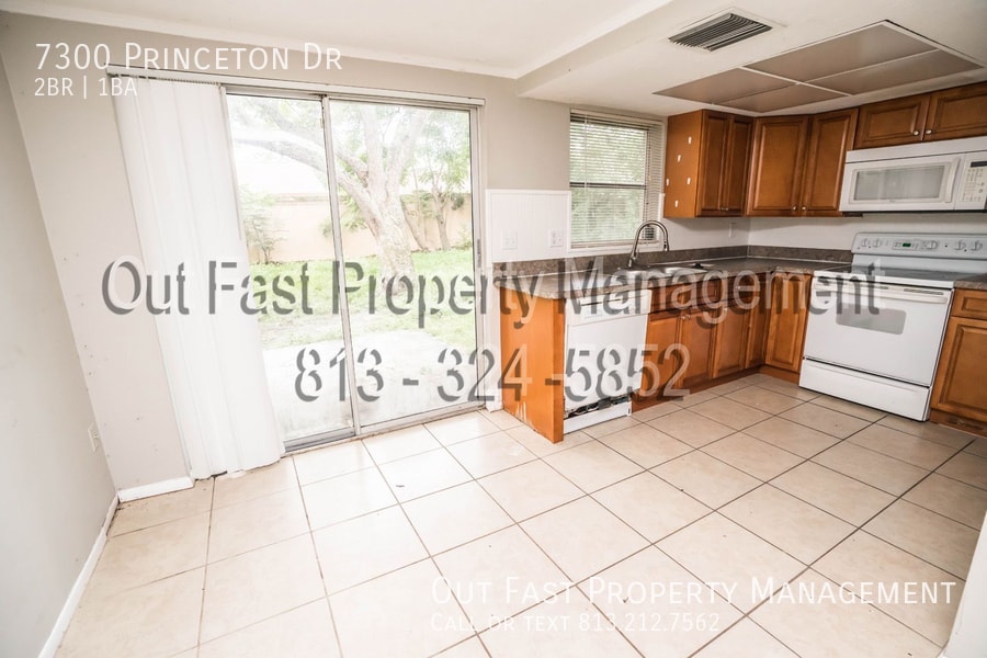 Building Photo - 7300 Princeton Dr