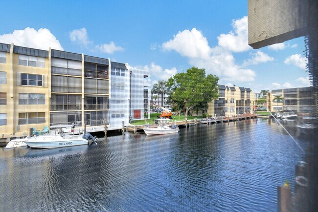 Building Photo - 777 S Federal Hwy