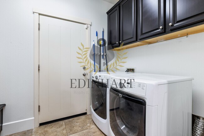 Building Photo - 1632 N Broadbent Ln