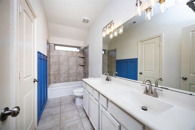 Building Photo - 3610 Carolina Canyon Ct