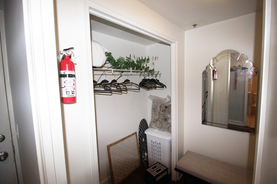 Building Photo - 1205 Saint Charles Ave