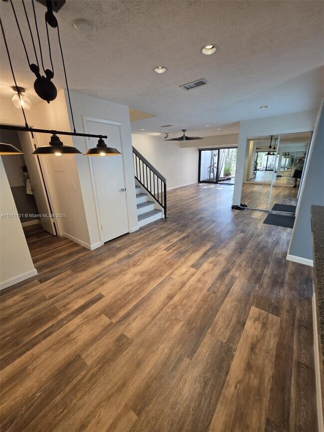 Building Photo - 20900 Leeward Ct