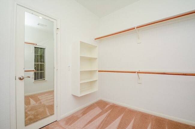 Building Photo - 22303 Bridgehaven Dr
