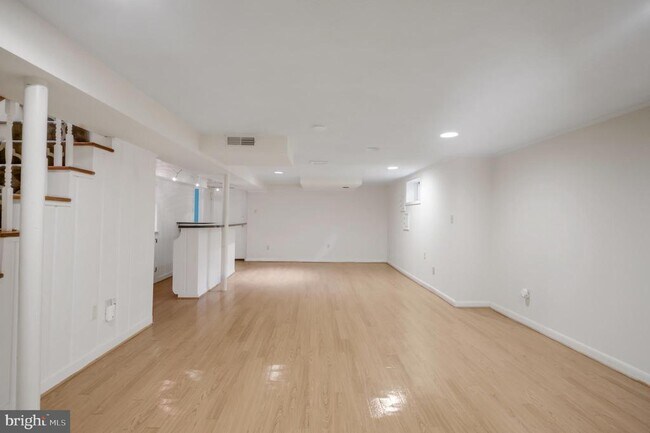 Building Photo - 3111 N Thomas St
