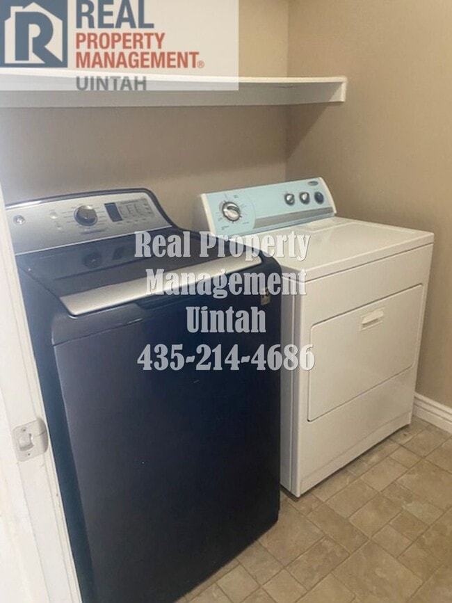 Building Photo - 3 Bed 2.5 bath Townhome. MOVE IN SPECIAL!! $300 OFF YOUR FIRST MONTH'S RENT WHEN YOU SIGN A 12 MO...