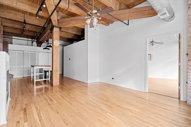 Building Photo - 625 W Jackson Blvd