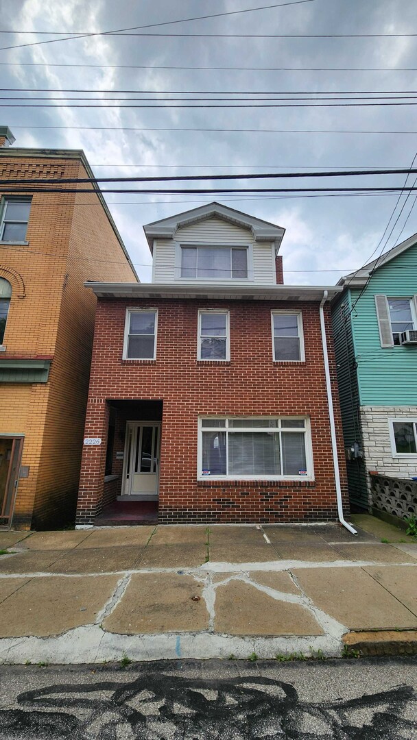 Building Photo - Now showing! Updated 4BR  1 bath house!