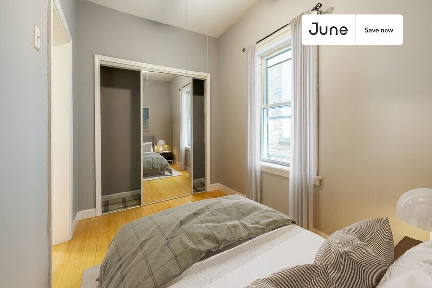 Building Photo - 2611 W Armitage Ave