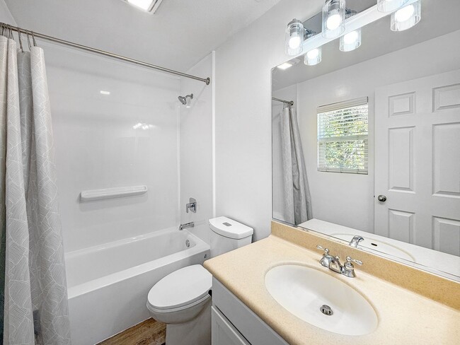 Building Photo - Charming 2BR/2BA Corner Unit in Otay Ranch!