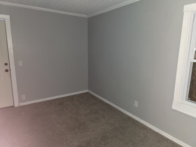 Building Photo - 11911 Lansdowne St