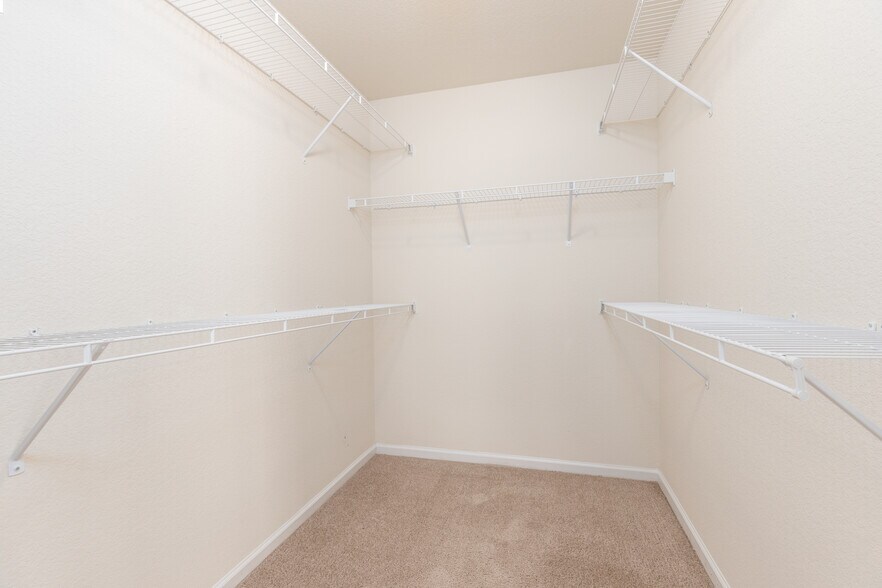 Master Closet - 132 S Thalia Rd
