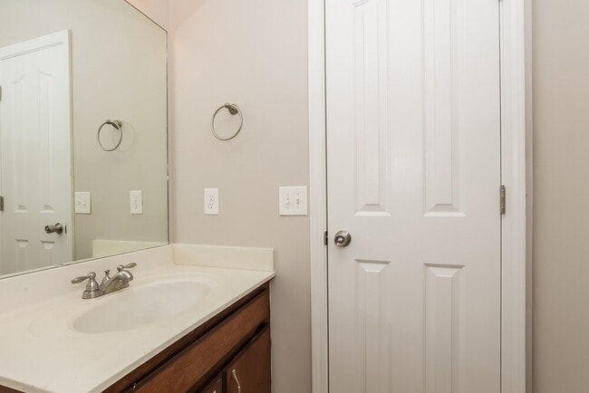 Building Photo - 3341 Mullins Ct
