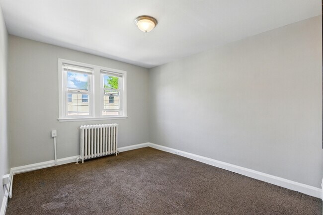 Building Photo - 5306 Ready Ave
