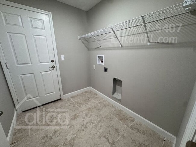 Building Photo - 3259 Halacka Ave SE