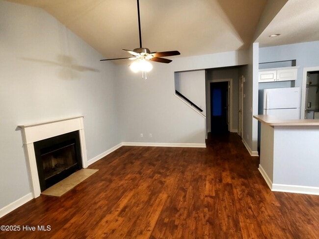 Building Photo - 321 S Kerr Ave