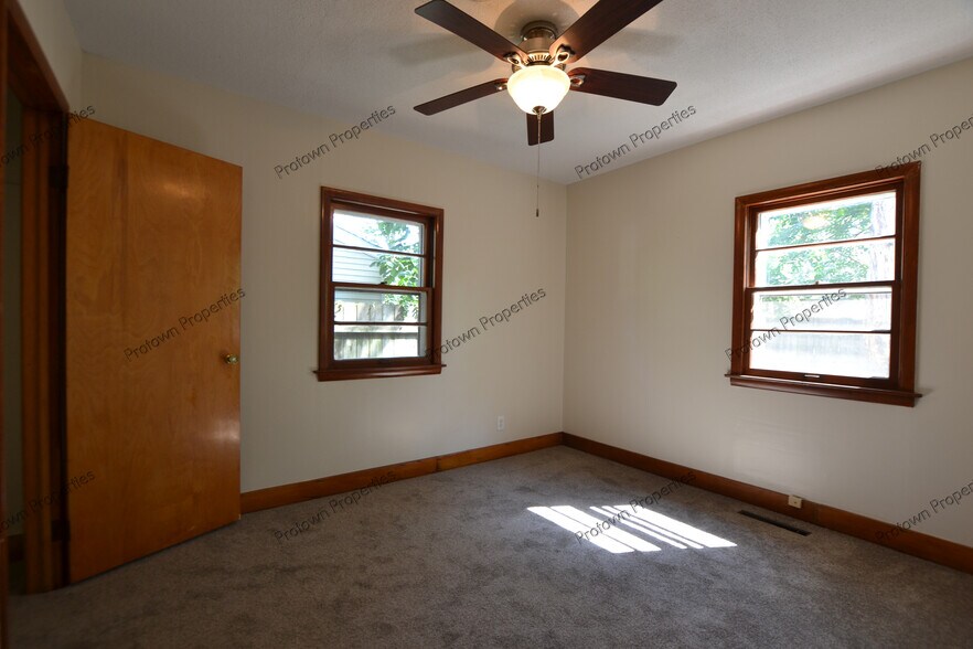 Building Photo - 617 E Baltimore St