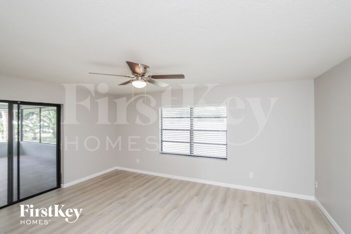 Building Photo - 1377 Prum Ave NW